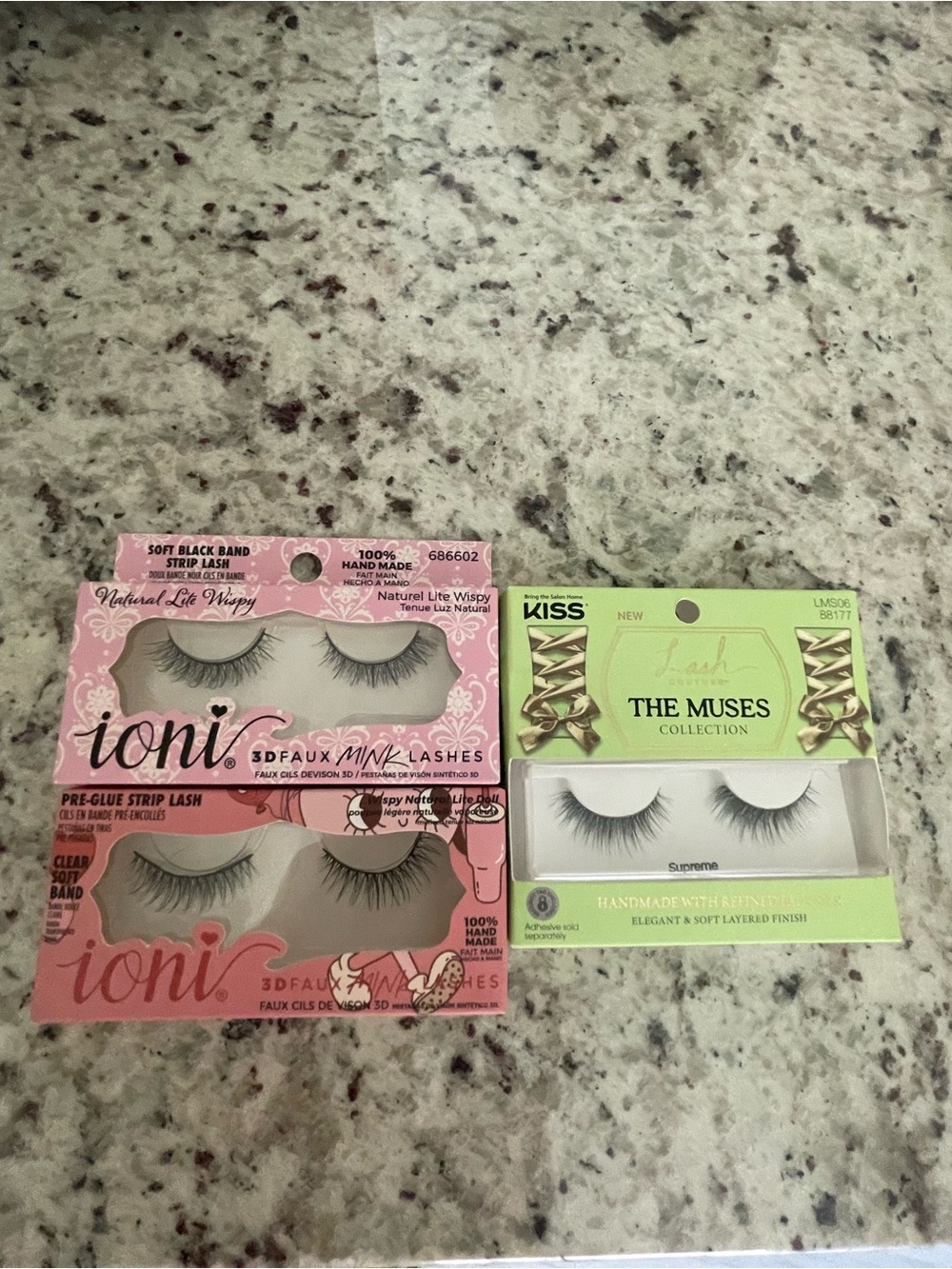 FREE Kiss The Muses Collection False Eyelashes - Black